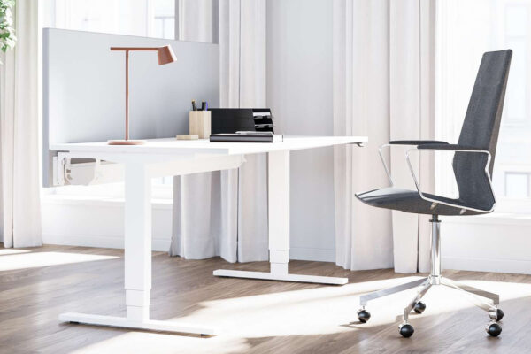 Höhenverstellbarer Schreibtisch weiß Höhenverstellbarer Schreibtisch weiß